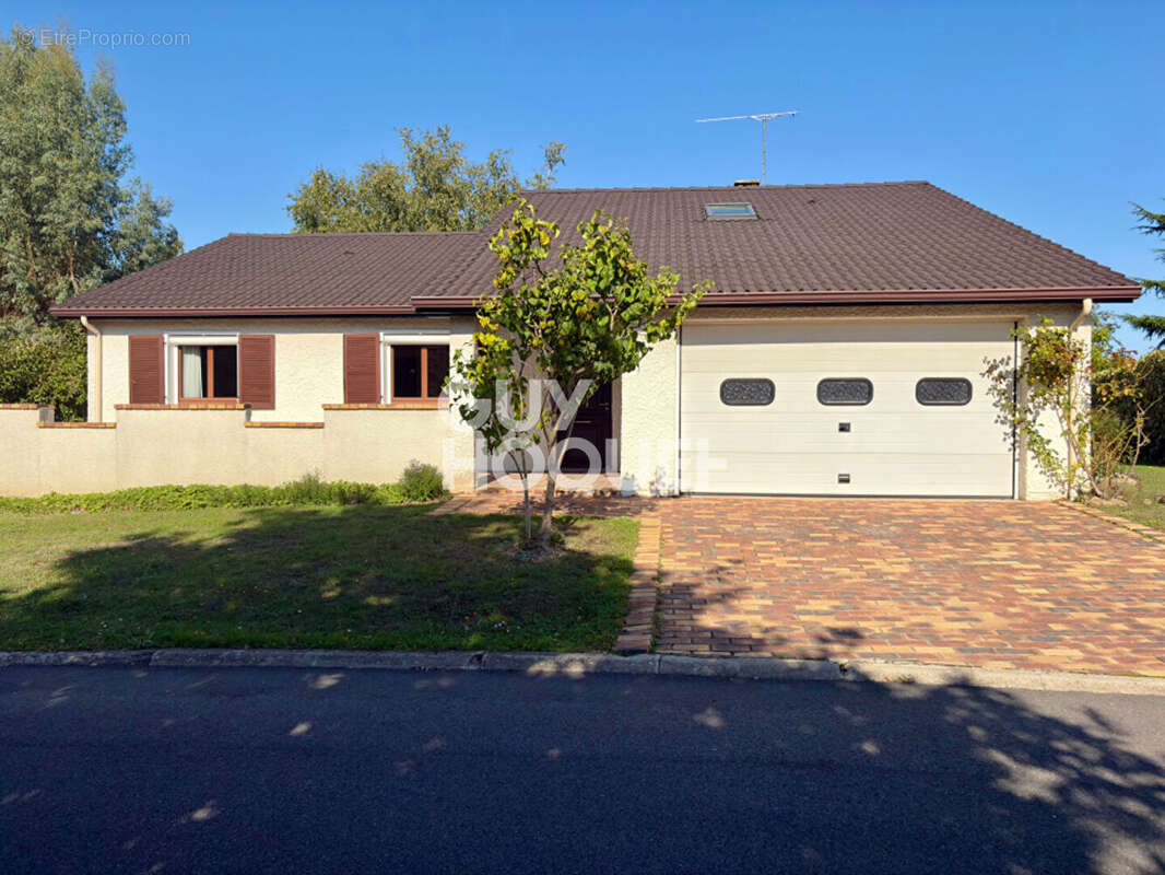 Maison à SOISY-SUR-SEINE