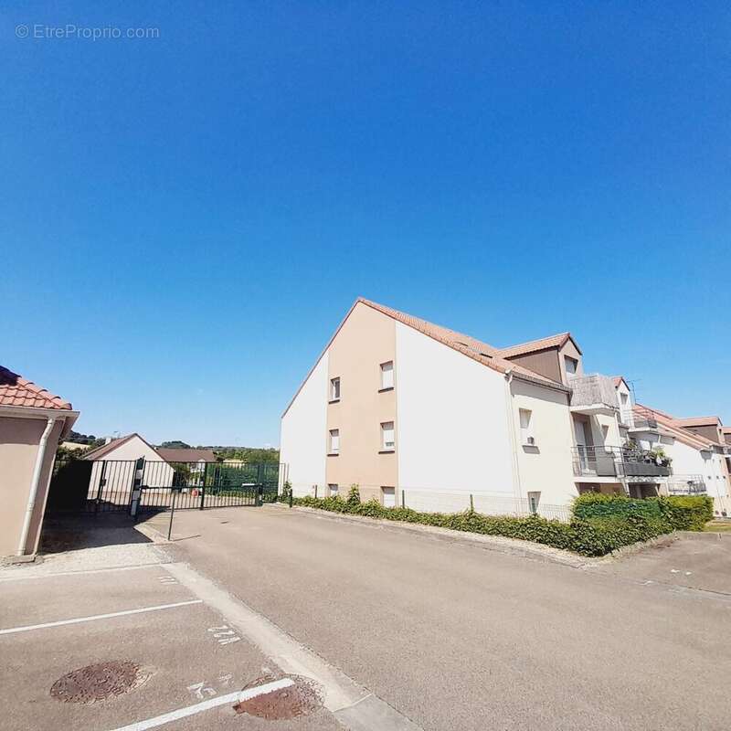 Appartement à VILLENEUVE-SUR-YONNE