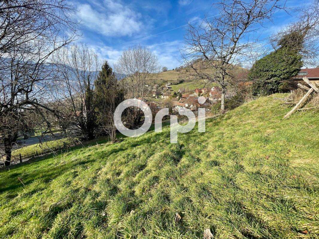 Terrain à HURTIERES