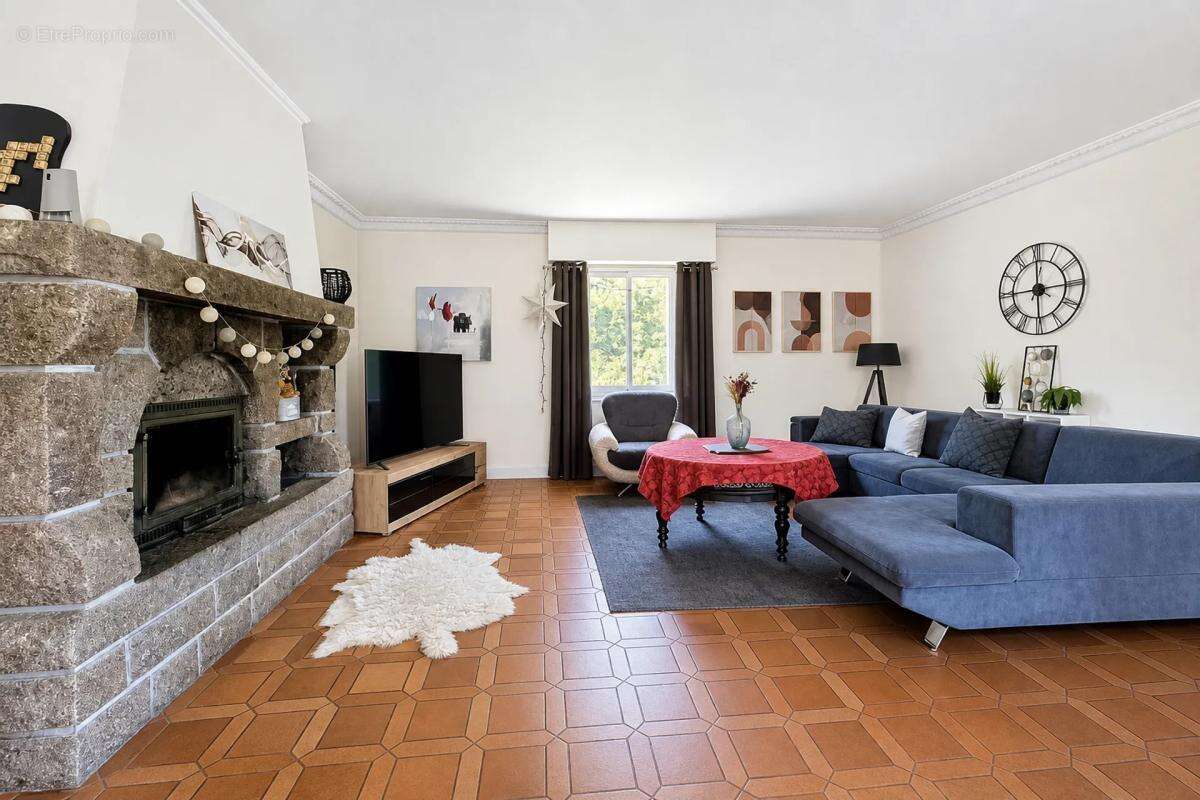 Maison de 8 pièces de 258 m² à Château-Gontier - photo 12