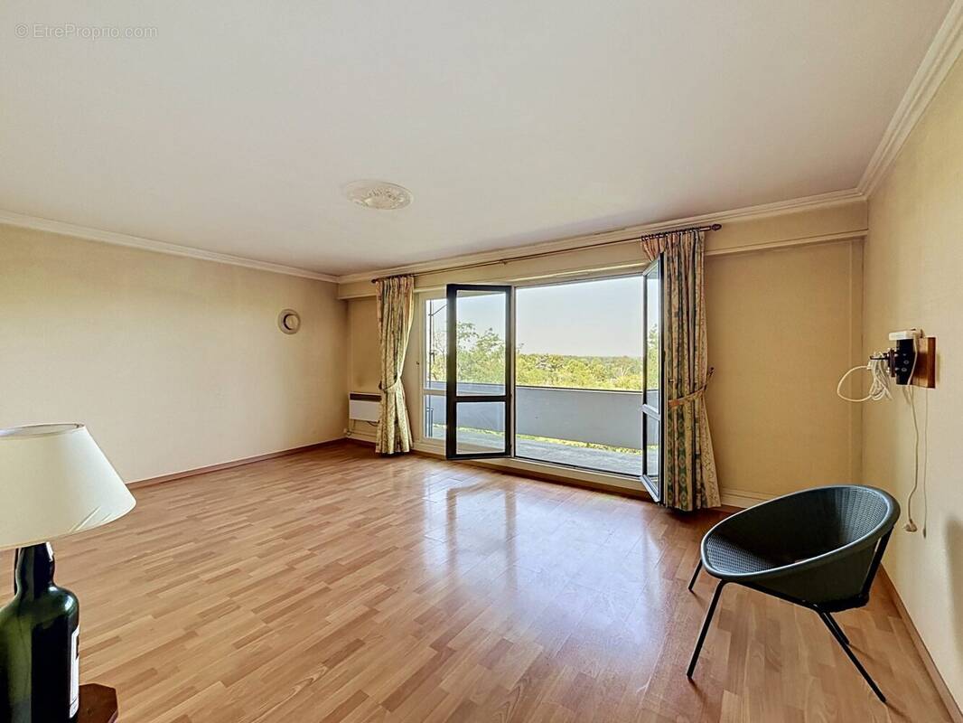 Appartement à LA CHAUSSEE-SAINT-VICTOR
