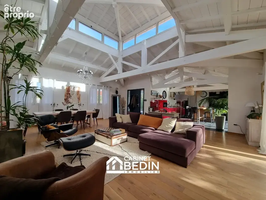 Maison 6 pièces 230 m² à vendre à Blanquefort (33290) - photo 4