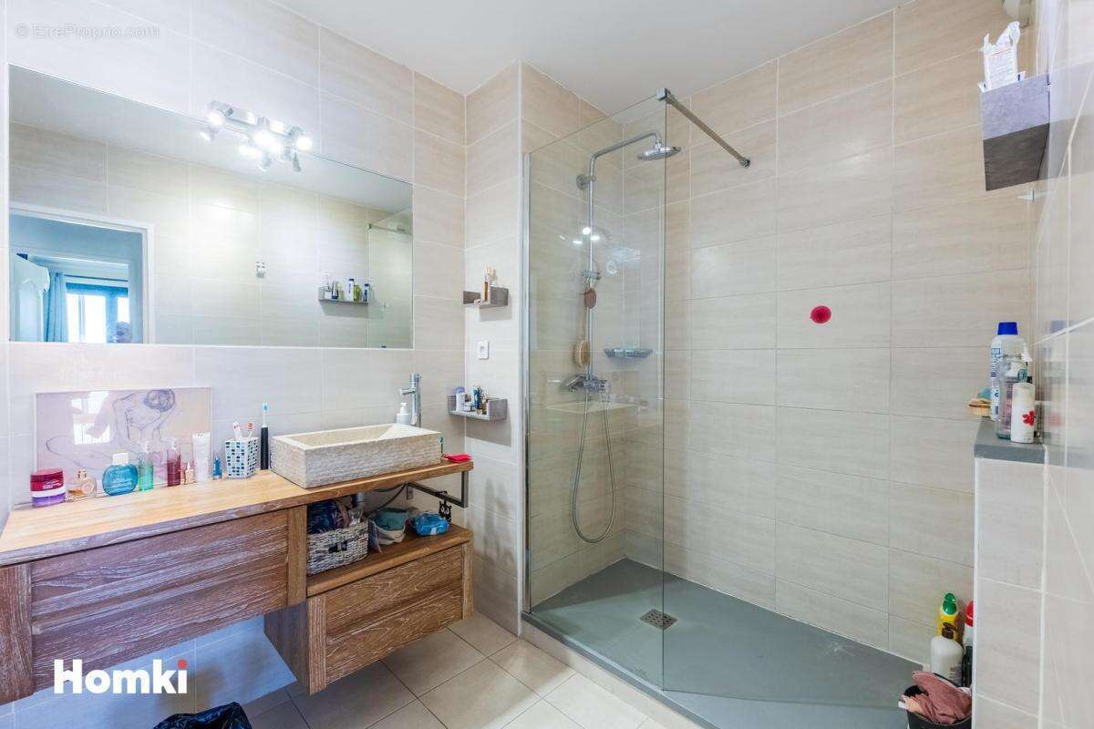 Appartement à MARSEILLE-2E