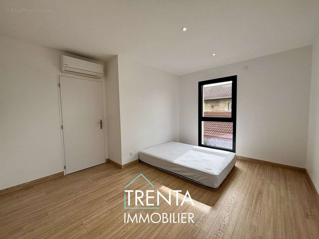 Appartement à SILLANS