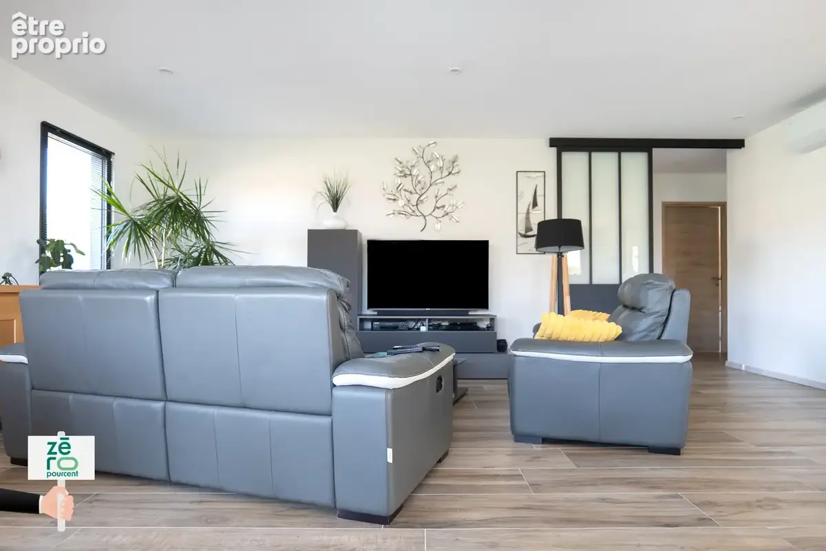 Ensemble immobilier récent de plain-pied à Saint-Michel-en-l’Herm   Maison de 110 m2 et logement indépendant - photo 8