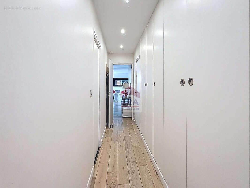 Appartement à SURESNES