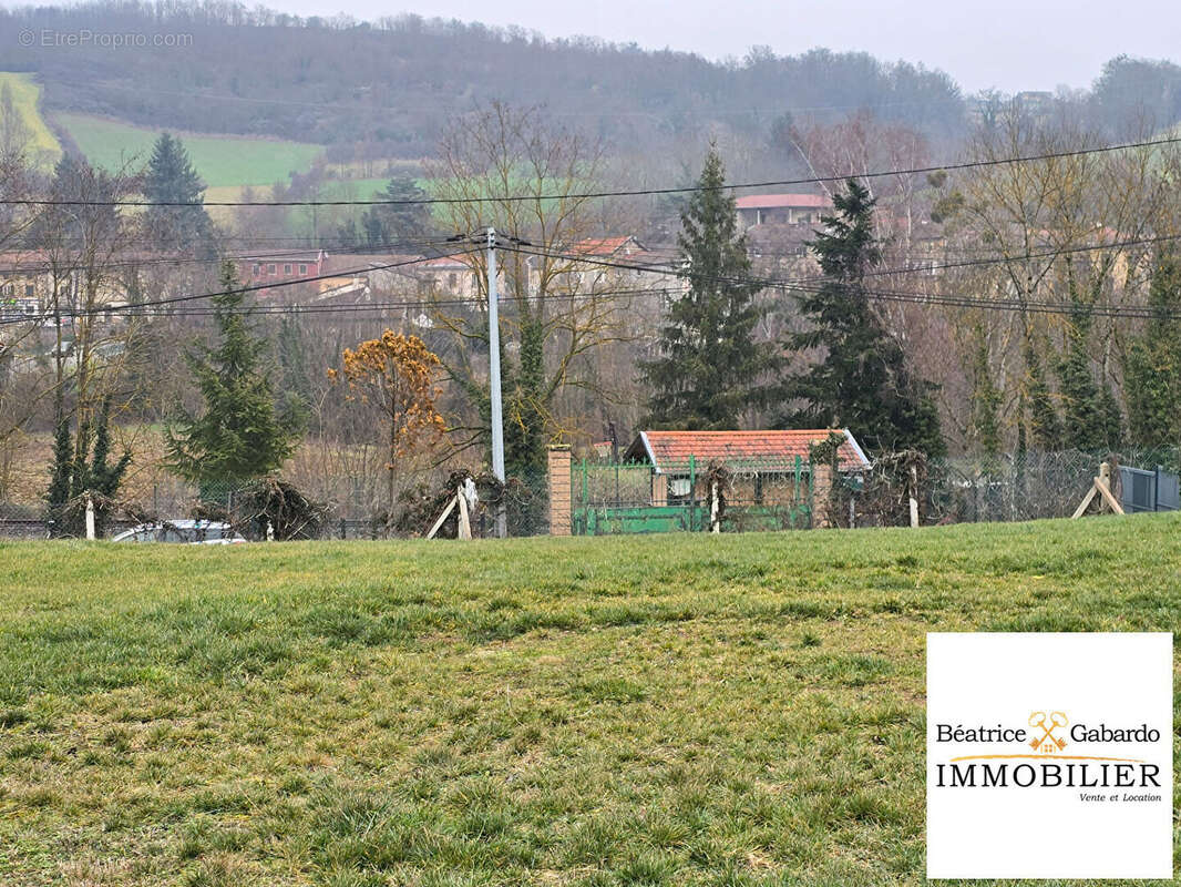 Terrain à TERNAND