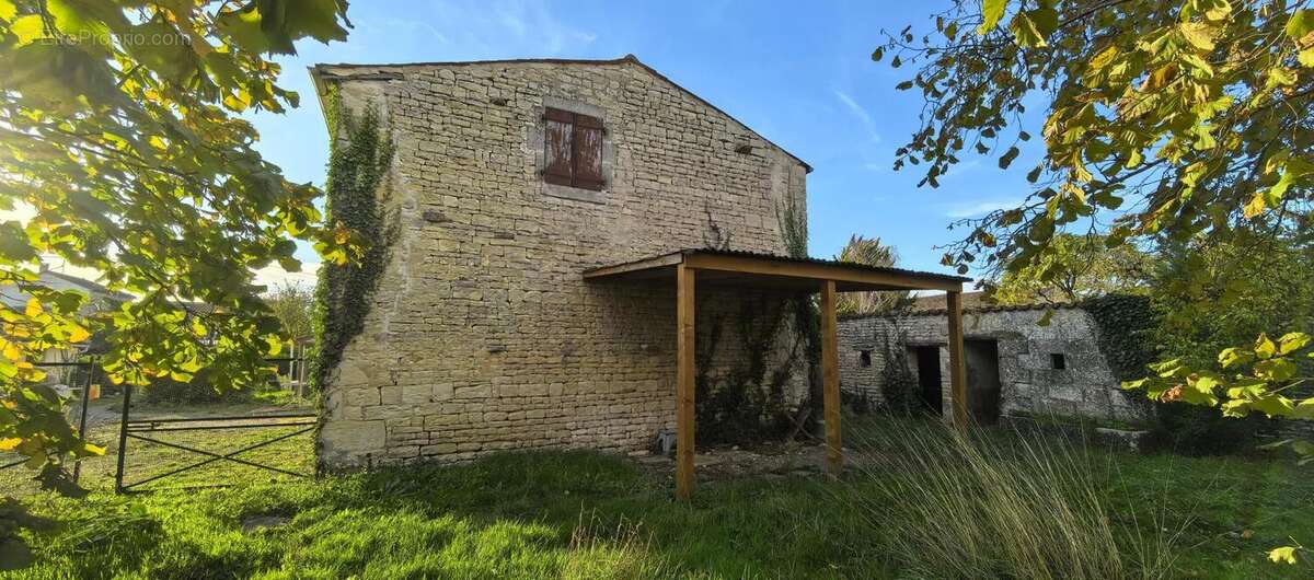 Photo 4 - Maison à VILLENEUVE-LA-COMTESSE