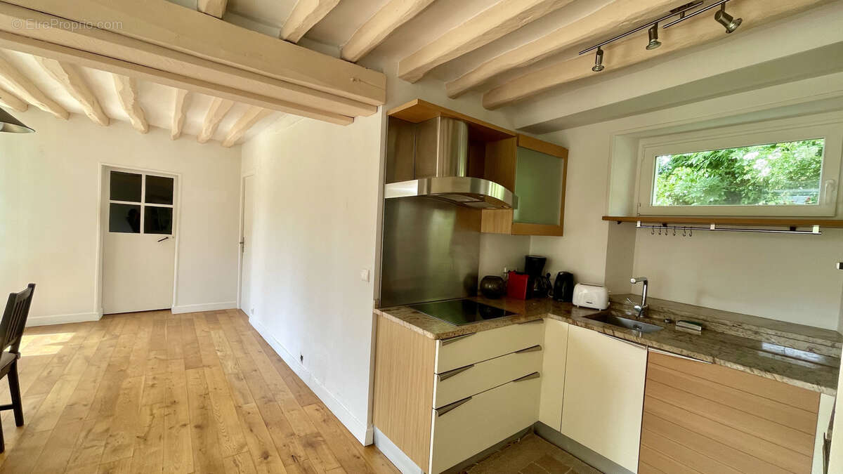 Maison à MORAINVILLIERS