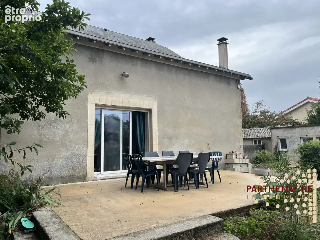 Maison 6 pièces 157 m² à vendre à Mazieres-En-Gatine (79310) - photo 2
