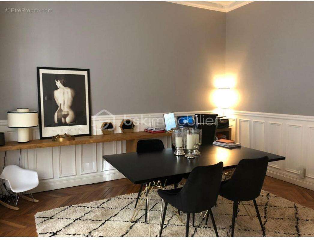 Neuilly-sur-Seine – Saint Dominique - 5 pièces haussmannien – 126 m² Carrez – Rez-de-chaussée calme et prêt à vivre - photo 8