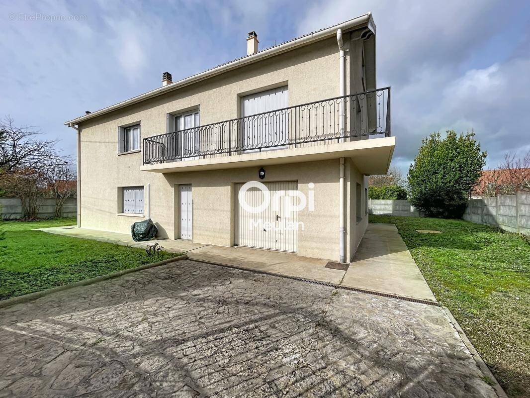 Maison à LES MUREAUX