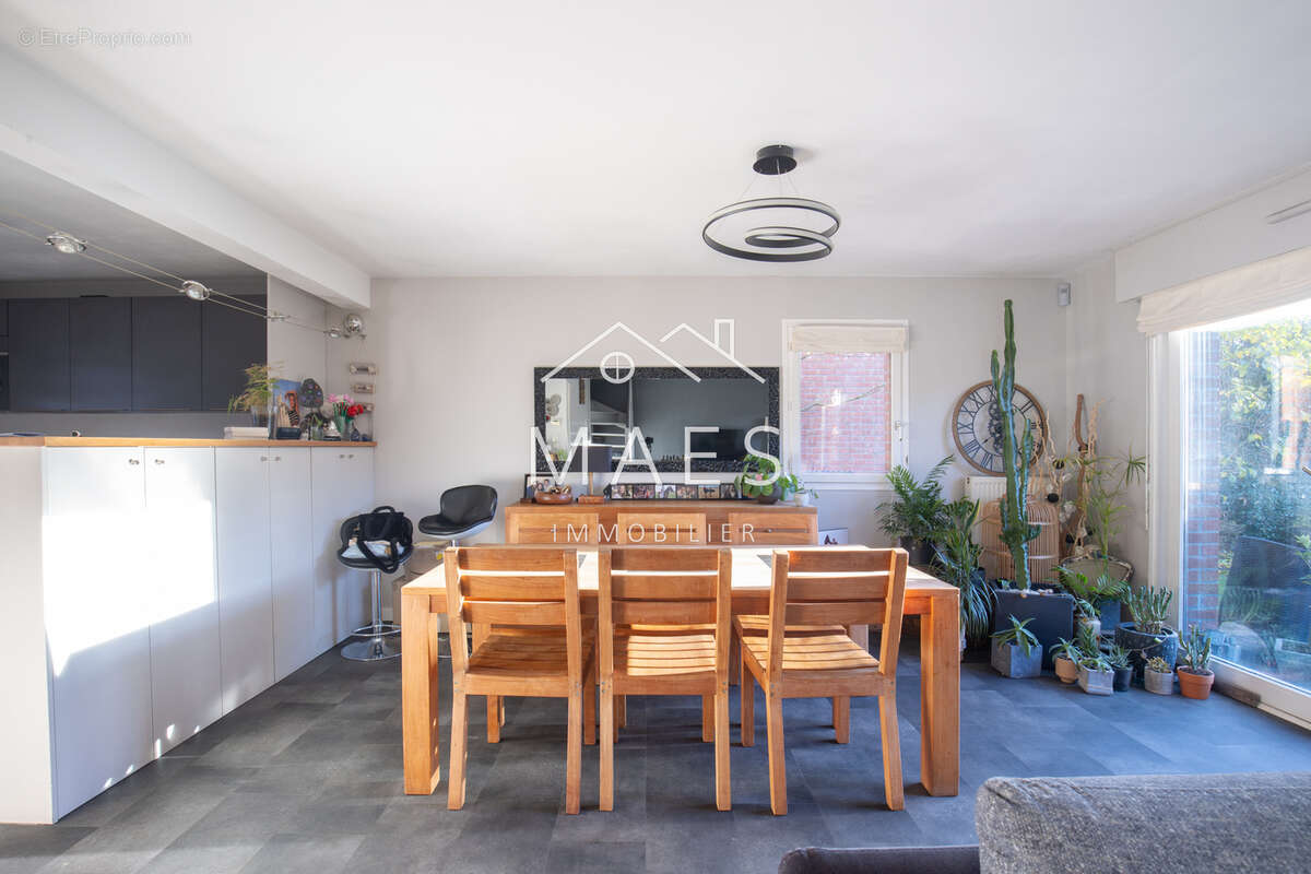 Maison à WAMBRECHIES