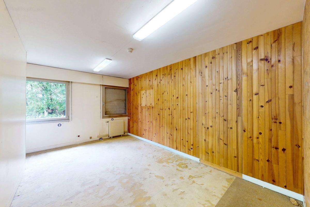 Appartement à LE PERRAY-EN-YVELINES