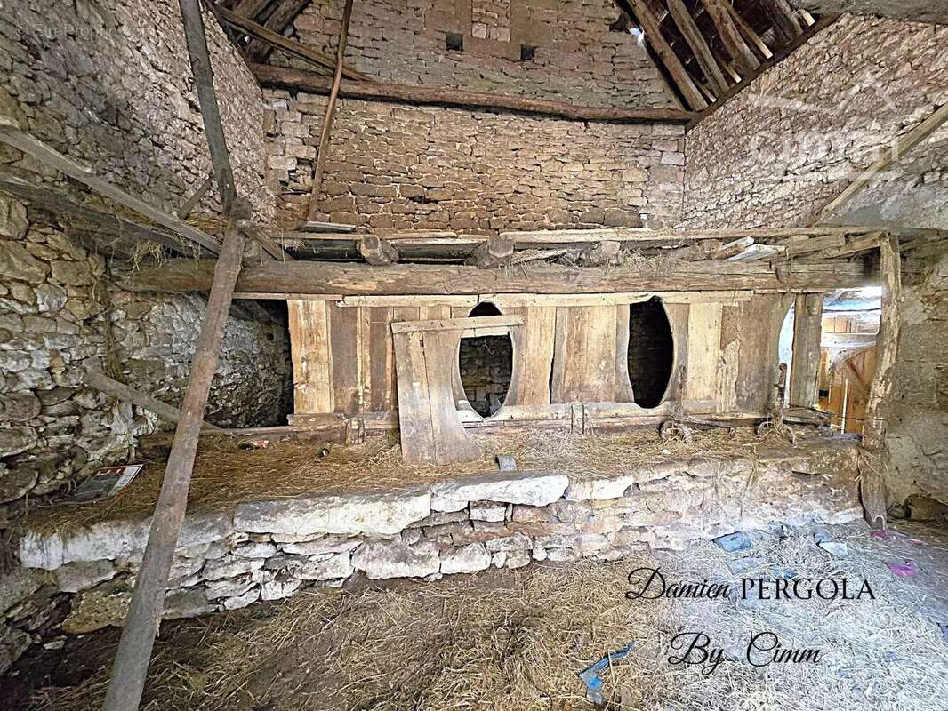 Grange en pierre à rénover aux portes de Montignac-Lascaux - photo 3