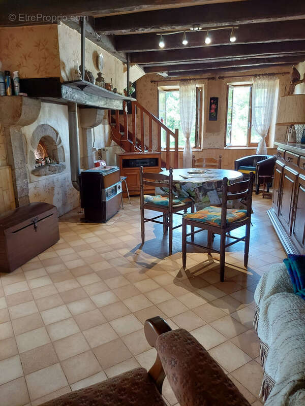 Maison à BESSINES-SUR-GARTEMPE