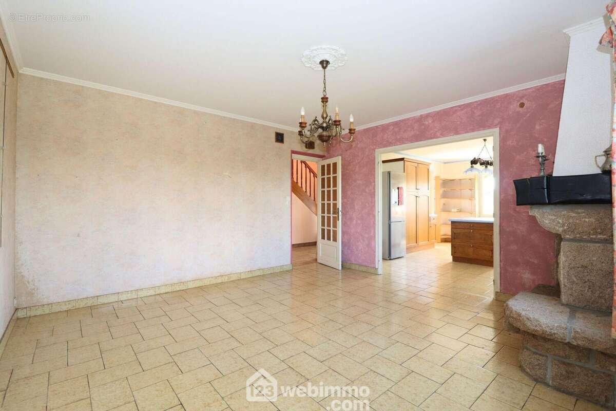 Maison à TREDREZ-LOCQUEMEAU