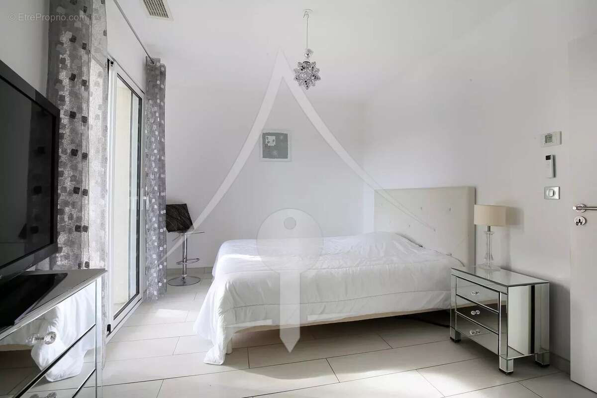 Maison à LAVERNOSE-LACASSE