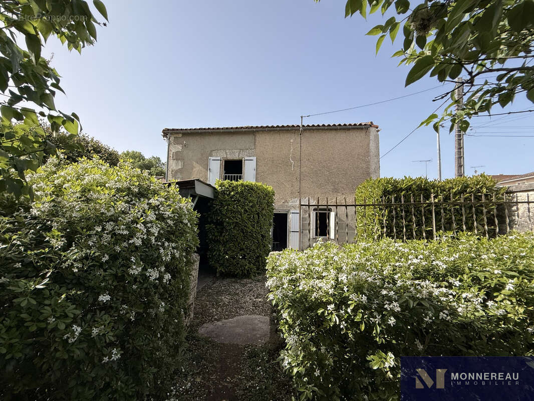Ensemble immobilier au bord de la charente - photo 2