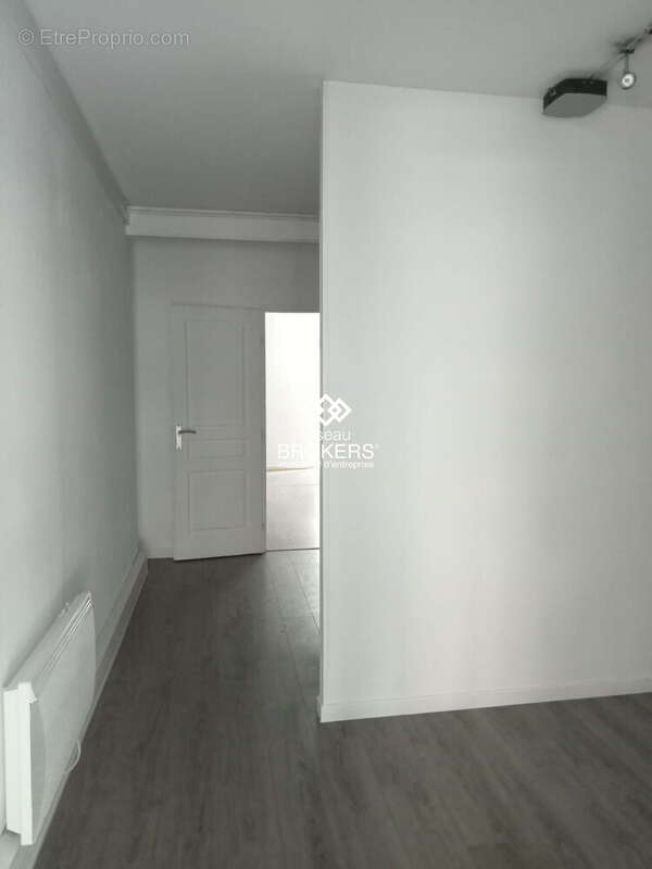 Commerce 88 m² à Pau  - photo 9