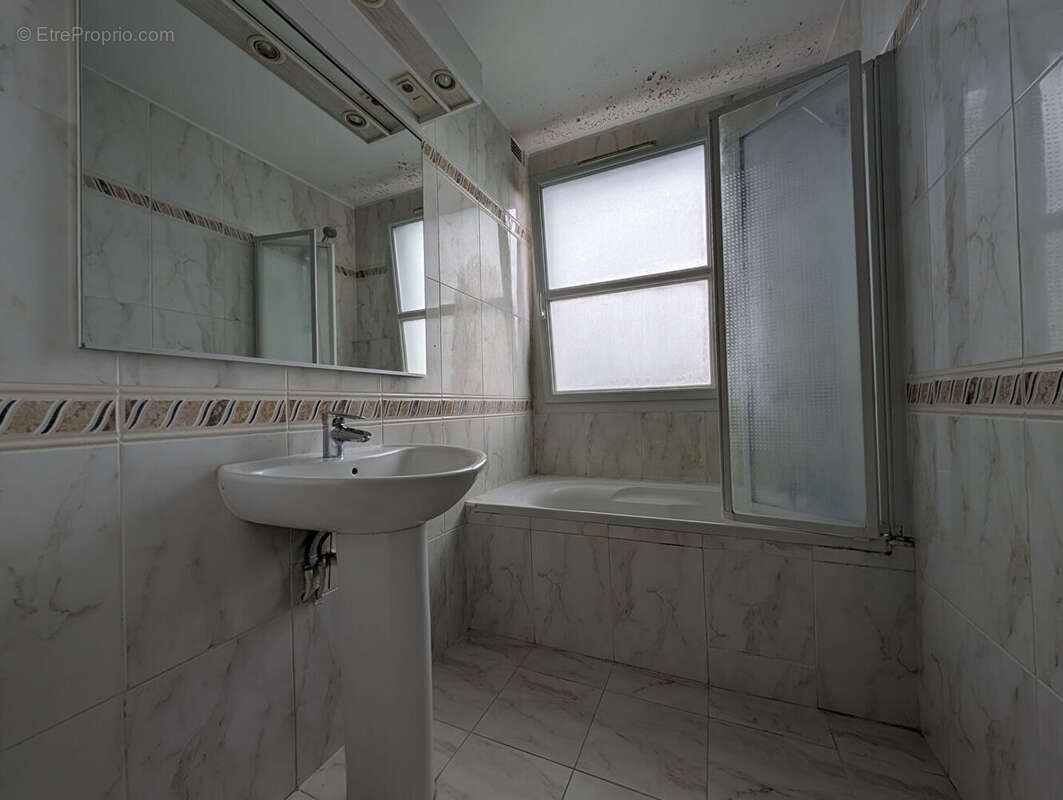 Appartement à LE MESNIL-LE-ROI