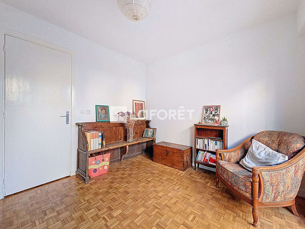 Appartement à BOURG-LA-REINE