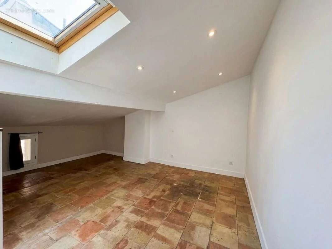 Toulouse hypercentre – rue de rémusat – capitole – victor hugo – t4 de 105,52 m² habitables – calme – lumineux - photo 6