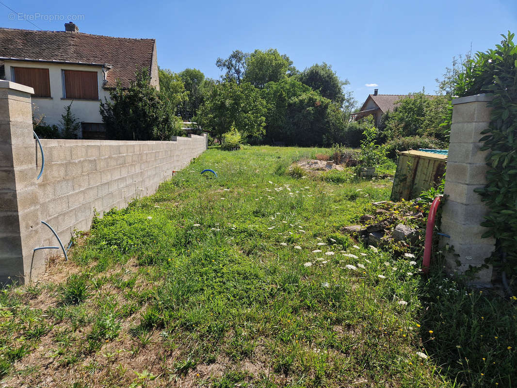 Terrain à SAINT-LOUP-GEANGES