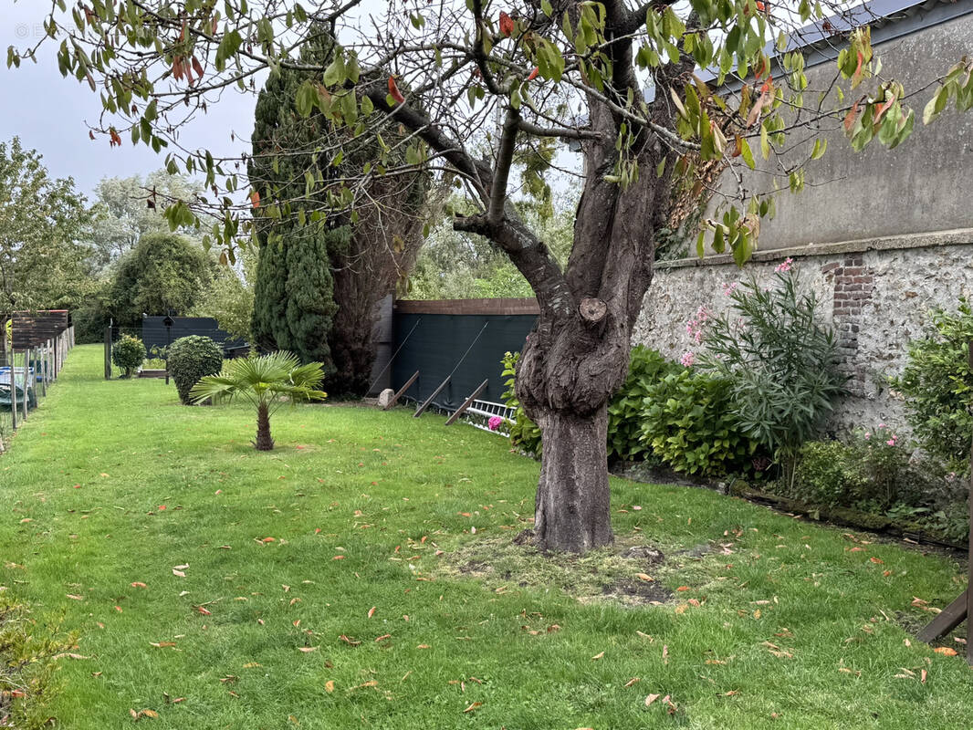 Maison à LA RIVIERE-SAINT-SAUVEUR