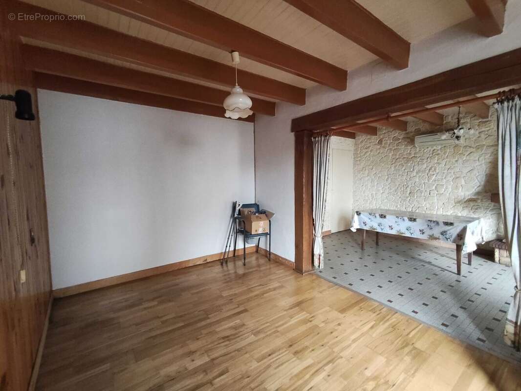 Maison à CHASSENEUIL-SUR-BONNIEURE