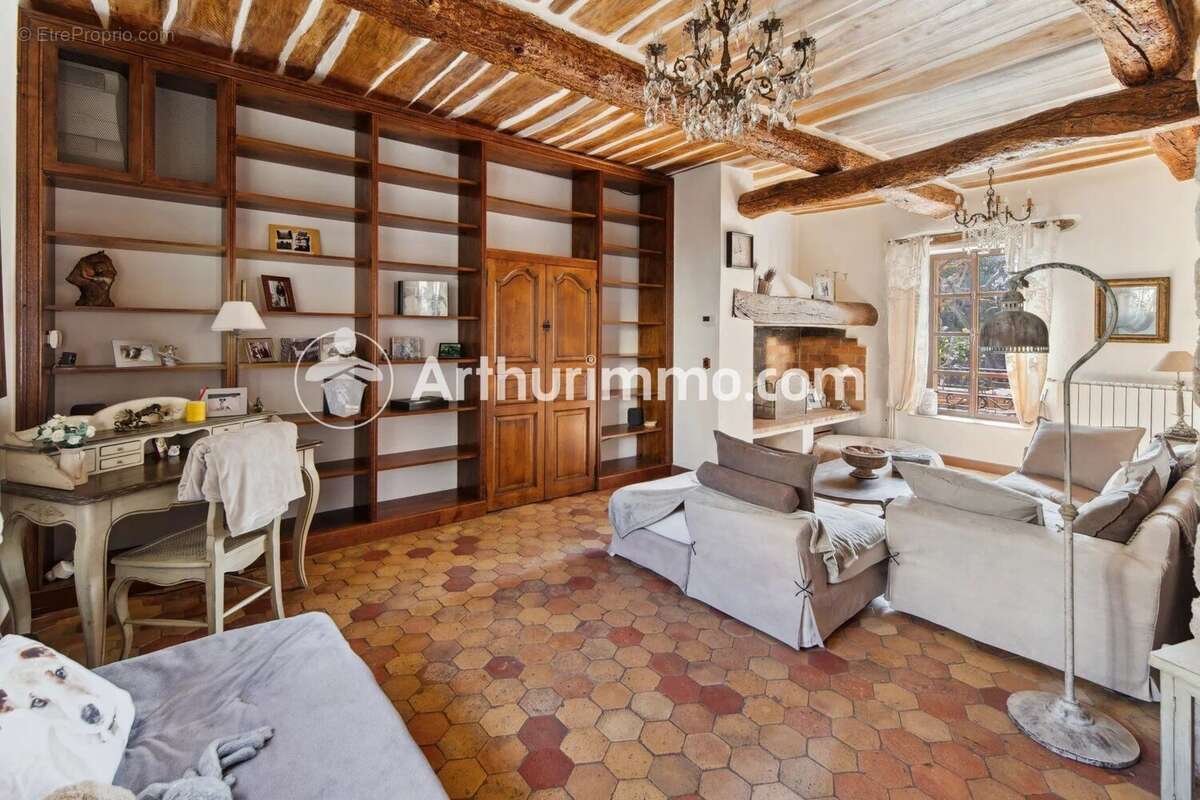 Maison à LE CANNET-DES-MAURES