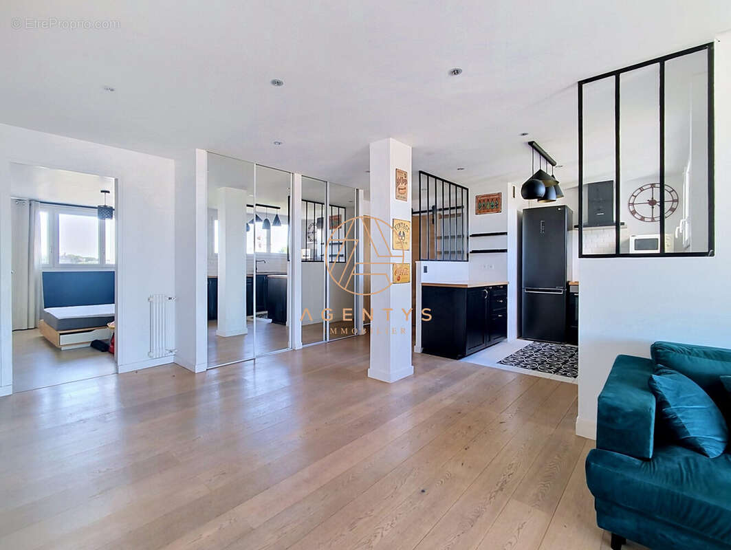 Appartement à SAINT-MAUR-DES-FOSSES