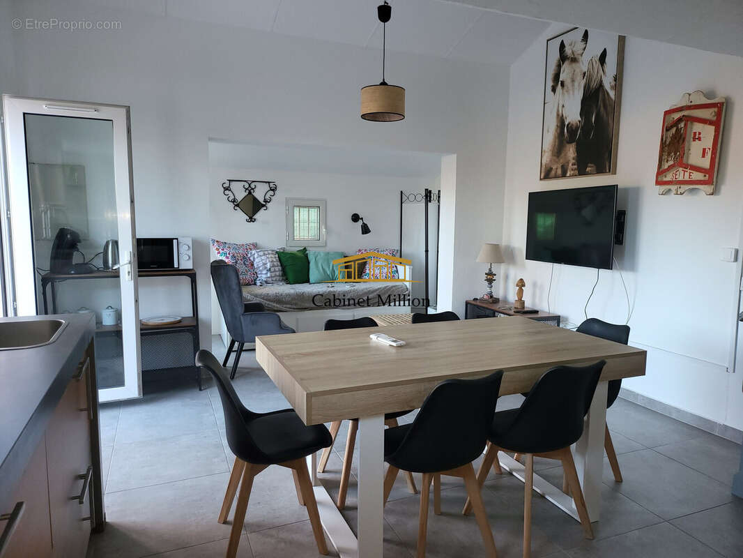 Maison à VIC-LA-GARDIOLE