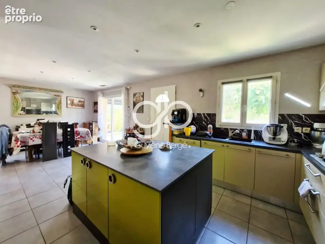 Villa 5 pièces de 105 m2 sur une parcelle arborée de 500m2 dans un environnement calme au fond d'une impasse. - photo 8