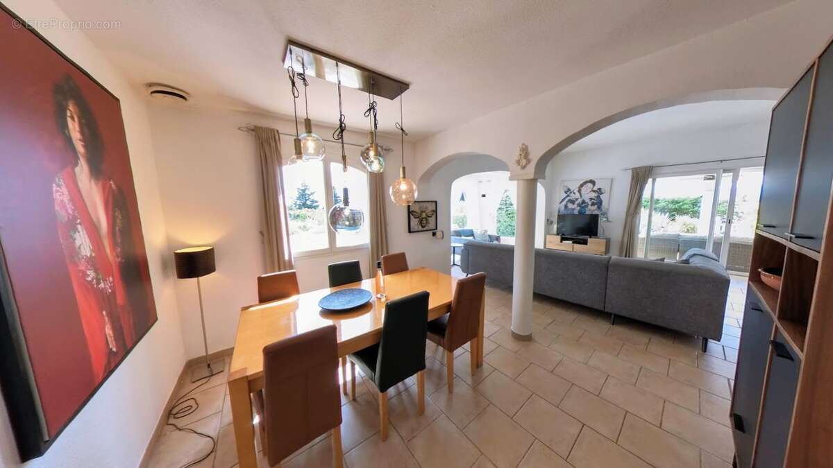 Maison 100 m² à Oupia  - photo 44