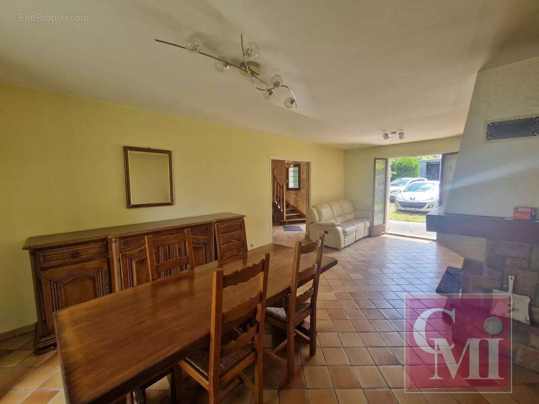 Maison à SAINT-GERMAIN-LES-ARPAJON