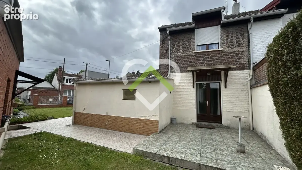 Maison d'angle à travaux avec jardin et garage ! ROUBAIX - Quartier VAUBAN - VAILLANT - BARBIEUX ! - photo 12