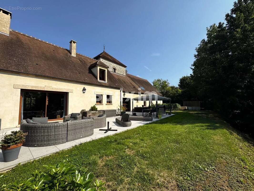 Maison à AVALLON