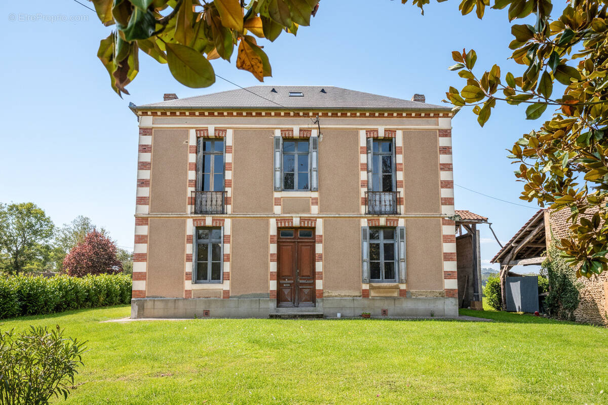 Maison à CASTELNAU-MAGNOAC