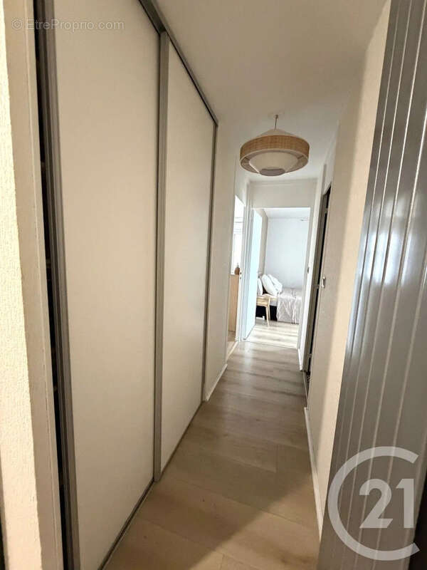 Appartement 65 m² à Begles  - photo 6