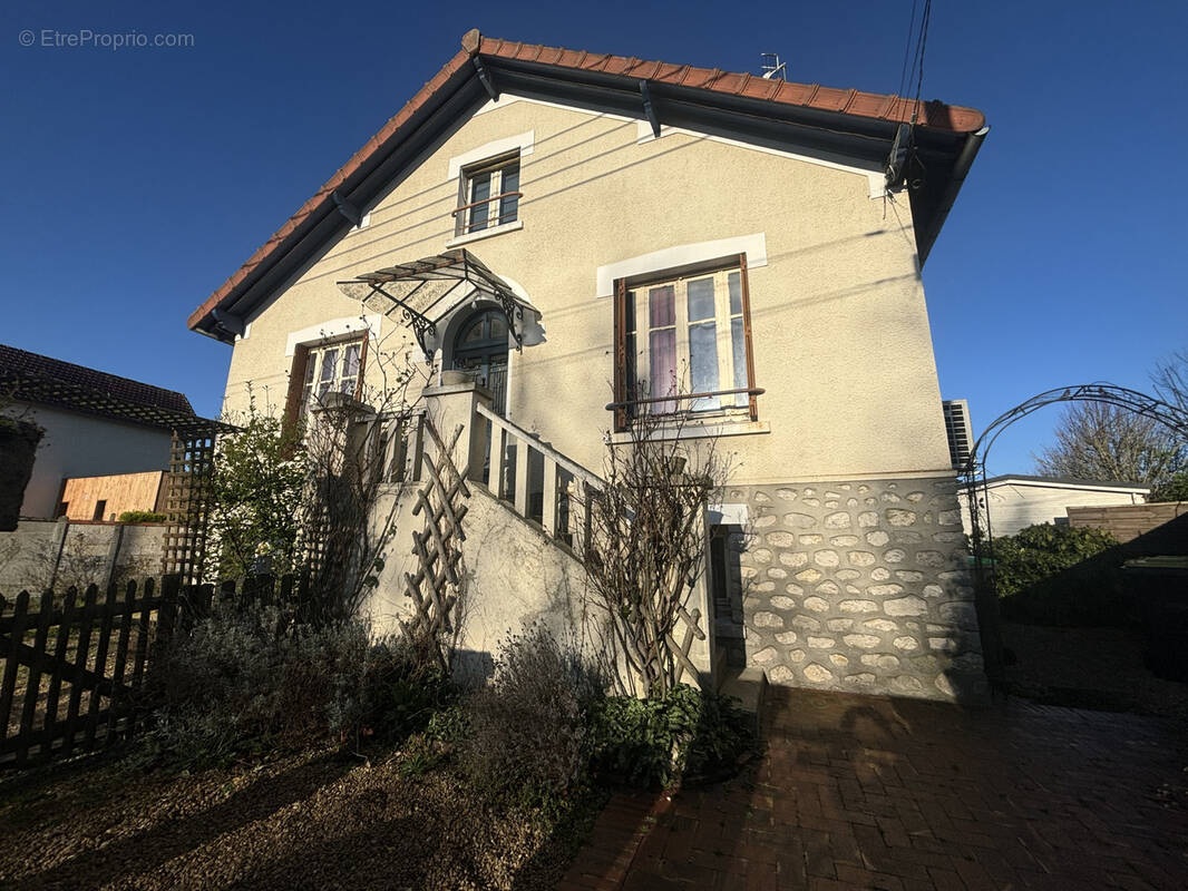 Maison à CHATEAUNEUF-EN-THYMERAIS