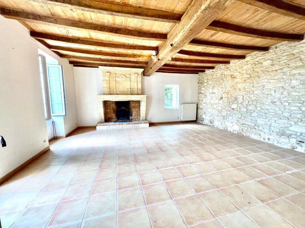 Maison à MONTPEYROUX