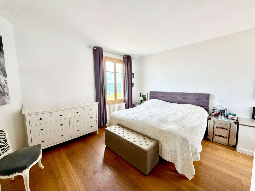 Maison à COLLONGES-SOUS-SALEVE