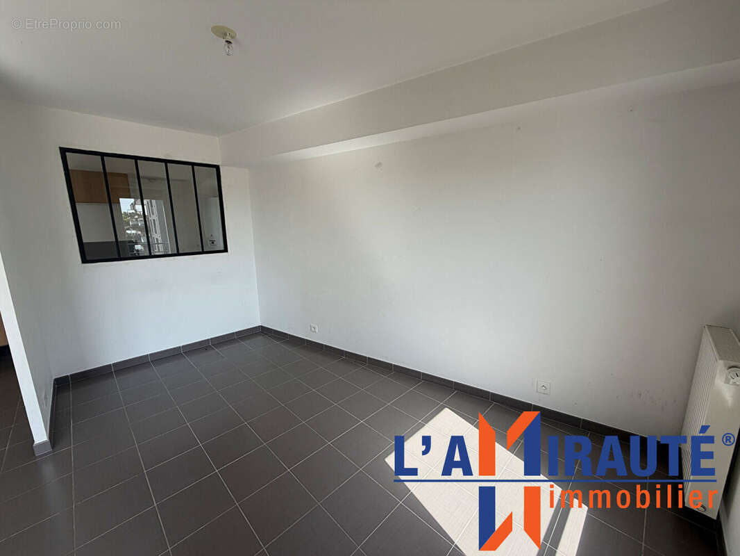 Appartement à SARTROUVILLE