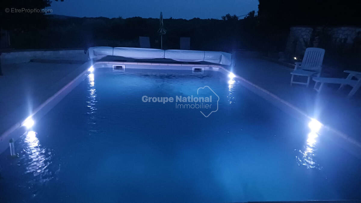 Villa de 238m² avec vue et  2 logements indépendants - photo 12