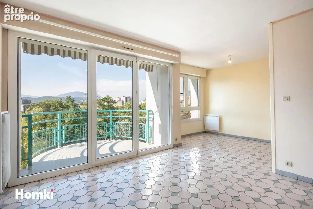 Appartement T4 avec grand balcon, garage, cave et vue plein sud sur les montagnes – Secteur Allié / Alpin - photo 2
