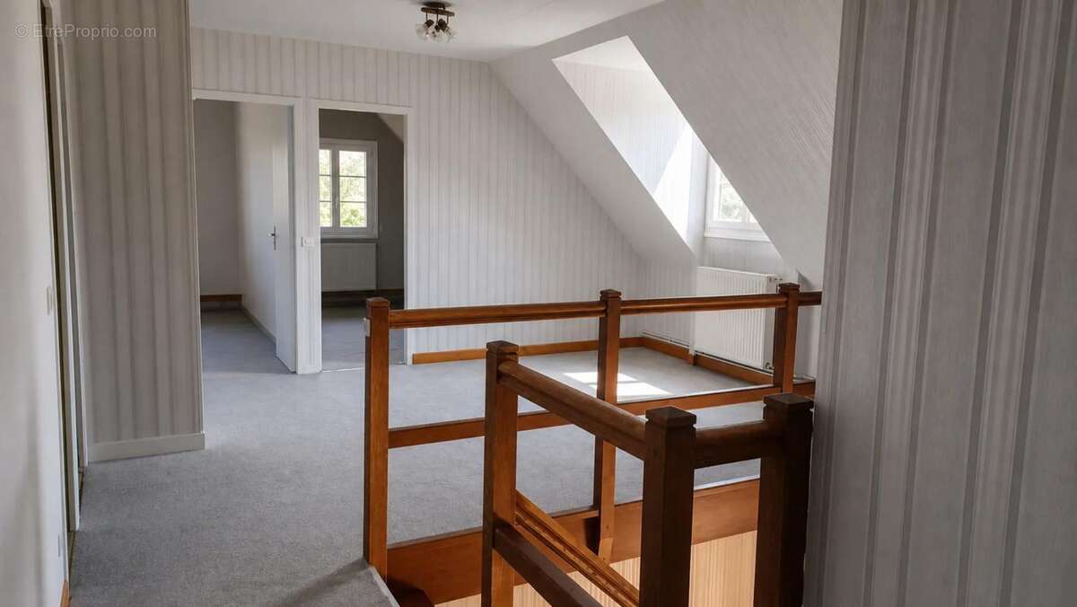 Maison de 6 pièces de 124 m² à Saint-Quentin-des-Prés - photo 9