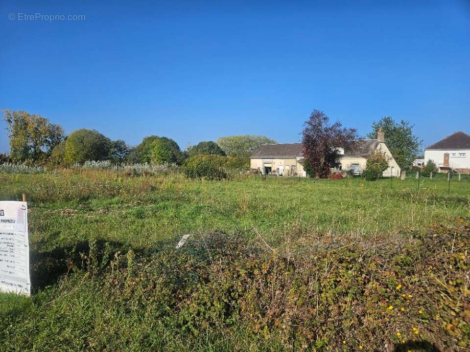 Terrain 657 m² à Teloche  - photo 2