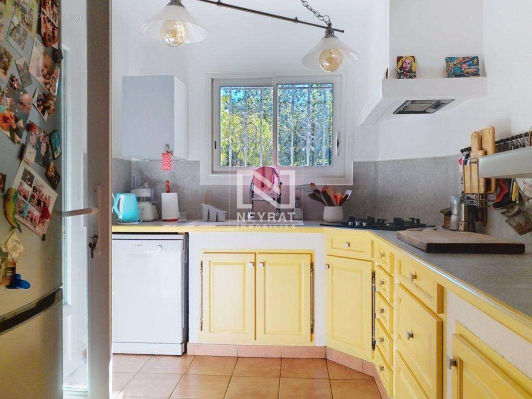 Fayence maison de plain-pied avec 3 chambres et dependances - photo 9