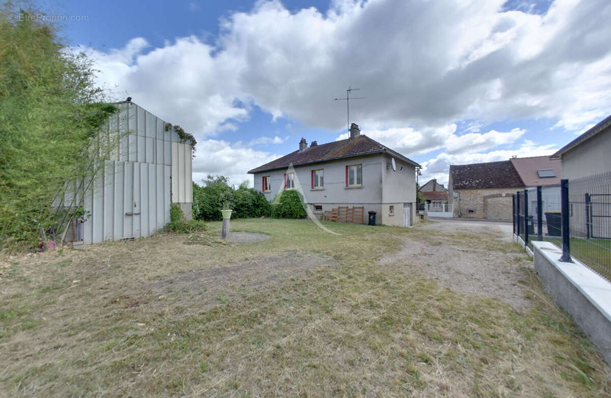 Maison familiale avec fort potentiel et grand jardin - photo 16